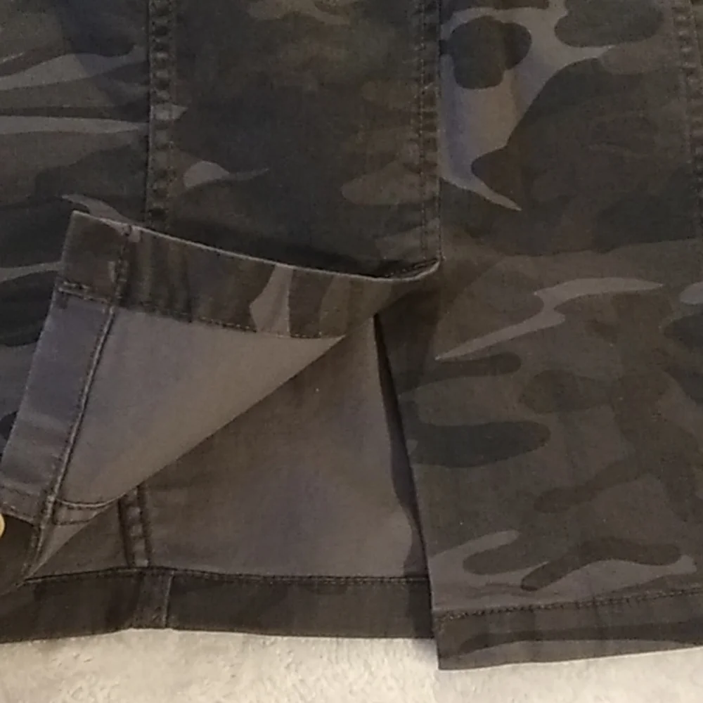 LOFT GRAY CAMO PENCIL SKIRT NWOT